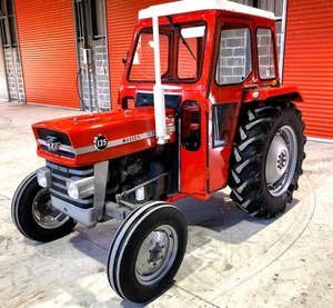รถแทรกเตอร์ Massey Ferguson 135 แบบมีห้องโดยสาร 50 แรงม้า สำหรับเครื่องยนต์ประสิทธิภาพสูง รถแทรกเตอร์ขับเคลื่อน 2 ล้อ สำหรับการเกษตร - Product Image 1