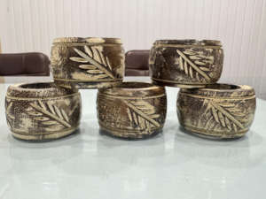 Anneaux de serviette en bois naturel écologiques de luxe vintage élégants Accessoires de table à manger de mariage Artisanat indien à vendre - Product Image 3