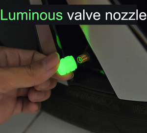 Bouchons de valve de <span class=keywords><strong>pneu</strong></span> brillent dans le couvercle de valve de poussière de roue de voiture de moto lumineuse sombre - Product Image 3