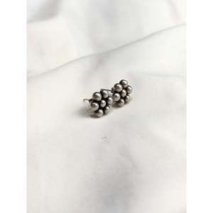 Pendientes de aro étnicos Kudi de oro de 18 quilates y plata 925 con diseño de flor y diamantes, pendientes Kudi de plata 925. - Product Image 3