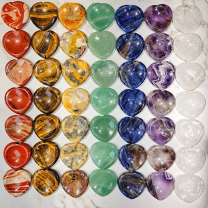 Pierre d'inquiétude de coeur de pierre semi-précieuse d'artisanat de cristal de quartz poli naturel d'Europe pour le massage et les soins curatifs - Product Image 6