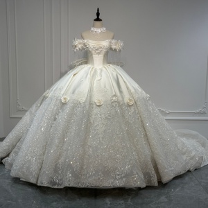 ชุดแต่งงาน XS268 ดีไซน์คอเสื้อแบบ Boat Neck ประดับพู่ห้อยและดอกไม้ 3 มิติ ผ้าซาตินและผ้าทูลล์ - Product Image 1