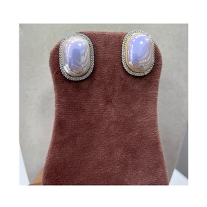 Pendientes de moda para mujeres y niñas Pendientes de racimo de perlas de moda Pendientes de lujo Fiestas de compromiso y Aniversario - Product Image 1