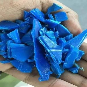 Polyéthylène haute densité (HDPE) Bleu naturel de qualité renforcée Bouteille de lait Rebroyé Balles de tambour de ferraille HDPE Tambour thermofusible creux - Product Image 1