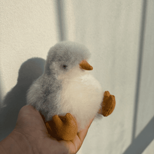 Porte-clés personnalisé en peluche alpaga style pingouin – Fabricant en gros d'animaux en peluche doux en vraie fourrure d'alpaga péruvien - Product Image 2