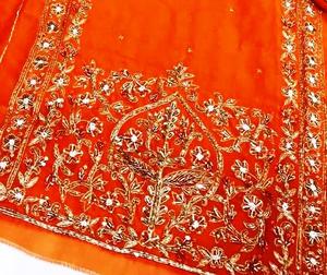 Trajes de fiesta de seda bordados a mano sin costuras de diseñador moderno para mujeres estilo indio de moda para fiestas tradicionales - Product Image 3