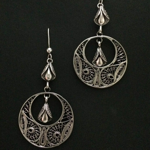 Pendientes oxidados elegantes para mujer, joyería india tradicional con esmalte de plata de alto brillo, diseño más vendido para moda étnica - Product Image 1