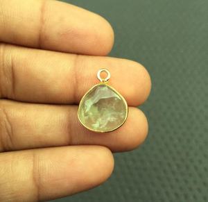 Préhnite naturelle pierre précieuse non traitée en forme de coeur brut pierre polie 92.5 argent or polonais pendentif à breloque en gros - Product Image 3