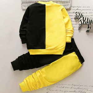 Ensemble de survêtement personnalisé pour enfants, jaune et noir, à capuche, haut à manches longues et pantalon de jogging avec imprimé graphique - Product Image 2