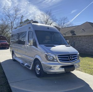 Modern Luxury Motorhomes Contemporary Luxury Camper Van. - Product Image 5