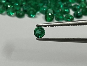Lot d'émeraudes zambiennes naturelles calibrées de qualité supérieure AAA+, forme ronde de 3 mm, couleur vert vif, certifiées IGI, Sadiya International - Product Image 3