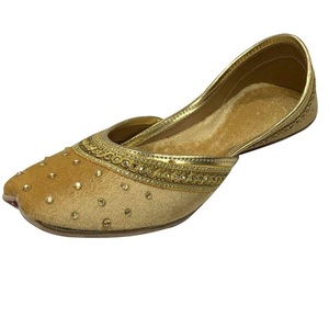 2024 Tendance femmes élégant matériau spécial fabriqué au pakistan punjabi jutti khussa chaussure pour femmes - Product Image 3