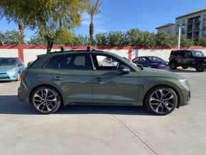 Audi SQ5 3.0T quattro Premium Plus 2023 en parfait état - Product Image 4