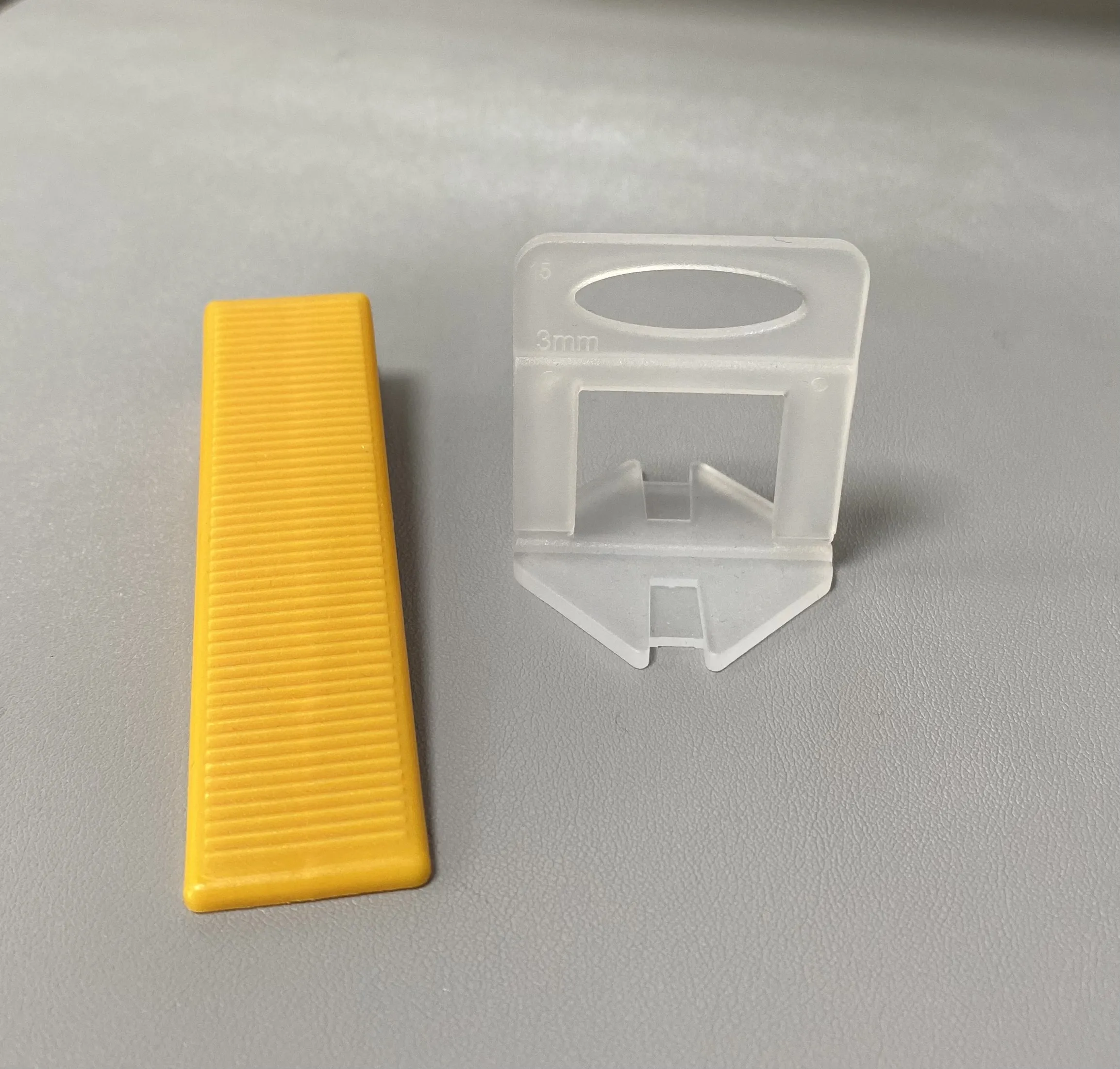 Livellatore per piastrelle in plastica accessori per piastrelle all'ingrosso piastrellatura strumenti in plastica clip distanziali livellamento distanziatore installazione a cuneo in plastica