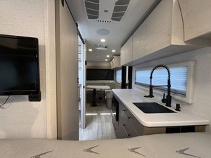 NUEVO Remolque Ligero para Acampar Grand Design Ser Nova 160LG en Venta para Camping y Viajes - Product Image 2