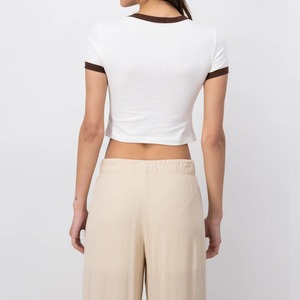 Top à la mode porter usine vente directe à manches longues femmes haut court 2025 vente en ligne coton fait femmes haut court t-shirt - Product Image 6