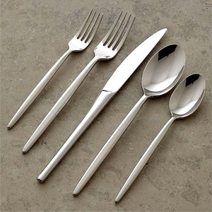 Vajilla de diseñador de Venta caliente, cubiertos pulidos de plata mate de acero inoxidable con mango triangular, juego de cuchara y tenedor - Product Image 2