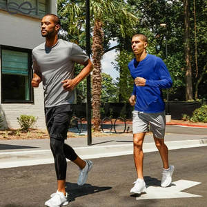 Camiseta Deportiva de Manga Larga para Hombre Athletic Works, Camiseta Ligera de Alto Rendimiento para Correr, Gimnasio y Deportes al Aire Libre - Product Image 6