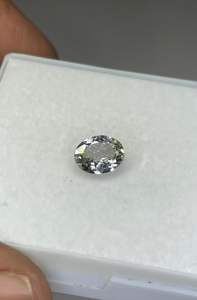 พลอยแทนซาไนต์ธรรมชาติคุณภาพดีที่สุด สีเขียวพรีเมียม ทรงรีเจียระไน สำหรับใช้ในงานขายส่งเครื่องประดับ - Product Image 3