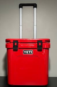 Nevera con Ruedas YETI Roadie 45L Original, Impermeable, Aislada, Edición Limitada Roja, Nueva con Etiqueta, 1 Año de Garantía - Product Image 5