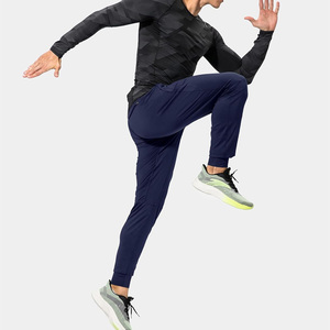 Pantalones de chándal atléticos para hombre con bordado de logotipo de marca personalizado y personalización de etiquetas para gimnasio y uso deportivo - Product Image 5