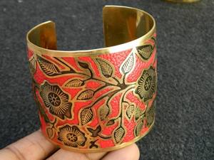 Nouveaux bracelets de conception de Ratan véritable faits à la main pour les filles bijoux de fiançailles de mariage et de cadeaux élégants - Product Image 3