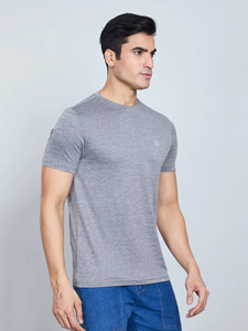 T-shirt de loisirs pour hommes de haute qualité Vêtements de sport élégants et polyvalents confortables pour un usage quotidien Conception à col rond - Product Image 5