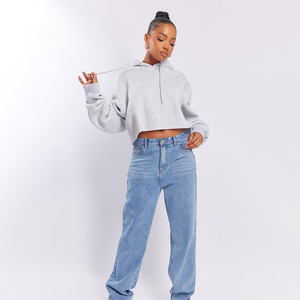 Nueva Llegada Sudadera Corta de Algodón de Alta Calidad para Invierno con Dobladillo sin Rematar, Lavado Ácido Gris, Diseño Sólido con Bolsillos y Logotipo Frontal - Product Image 3