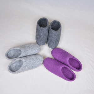 Scarpe in <span class=keywords><strong>feltro</strong></span> di lana viola di qualità Premium per uso interno fatto a mano leggero morbido per la primavera elegante scatola confezionata per alberghi - Product Image 5