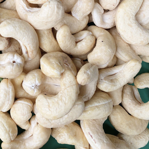 เวียดนาม ผู้จัดจำหน่ายที่เชื่อถือได้ เม็ดมะม่วงหิมพานต์ WW180, WW240, WW320, LP เม็ดมะม่วงหิมพานต์ดิบ มะม่วงหิมพานต์เวียดนาม ส่งออกไปยังดูไบ ตะวันออกกลาง - Product Image 1