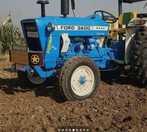 Ford 3600 Tracteurs d'occasion - Product Image 4