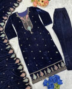 Ensemble Kurti Pant Dupatta en velours de viscose lourd et élégant pour femmes avec de riches détails de broderie, parfait pour les tenues de fête et de cérémonie - Product Image 4