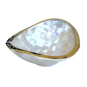 Cuenco pequeño ovalado hecho a mano con concha de perla Madre, respetuoso con el medio ambiente, técnica personalizada, unión, bordes superiores de plata esterlina laminada - Product Image 1