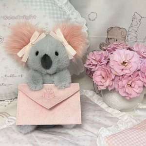Jellycat 26.º Koalas Love Confession Día de San Valentín Peluche de mensajero al por mayor, suave, bordado, lindo, romántico, de dibujos animados, para parejas - Product Image 6