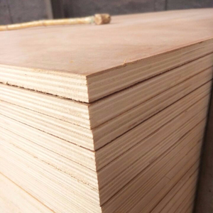 Contrachapado de abedul de 18 mm, 12 mm, 3 mm, lámina de 4x8, prefabricado con protección UV, madera natural, contrachapado de abedul báltico para muebles de gabinete, en venta - Product Image 1
