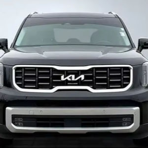 2023 pour Telluride SX Prestige d'occasion, sièges en cuir intérieur foncé, conduite à gauche, automatique, jantes R17, essence, toit panoramique arrière en aluminium - Product Image 1