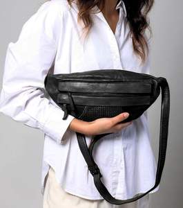 Sac à bandoulière en cuir moderne Luvexa - Product Image 2