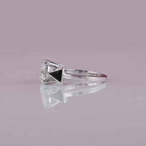 Bague de fiançailles en diamant de laboratoire pour homme, serti solitaire en or blanc massif 18KT, incrustation de lunette classique certifiée - Product Image 2