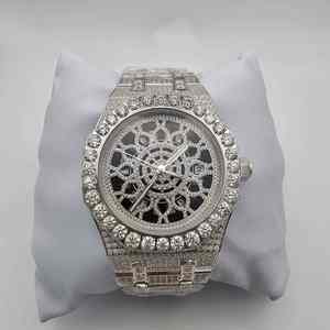 Reloj Deportivo Analógico de Acero Inoxidable Personalizado de Alta Calidad con Diamantes Moissanite, Esfera de Esqueleto Exclusiva, Resistente al Agua - Product Image 3