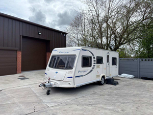 Mini-caravane Bailey Pageant pour 4 personnes, camping-car pliable, lit fixe, suspension indépendante, 4x4, remorque tout-terrain - Product Image 1