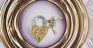 Golden Brass Bird Engraved <b>Smart</b> Padlock with Steel Shackle 4.6 in Height 3 in Width 0.8 in Length 0.92 lb Weight - Product Image 5