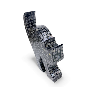 งานประติมากรรมแมวดำฮาโลวีนทำมือจากเปลือกหอยมุก ของตกแต่งหรูหราสง่างามจากธรรมชาติจากเวียดนาม - Product Image 4