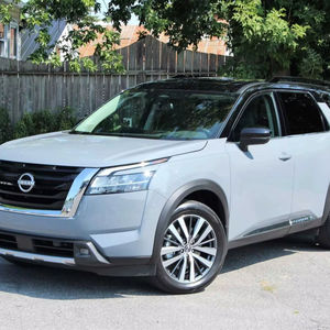 Nissan Pathfinder SL 2022 Seminuevo en Excelente Estado - Product Image 1