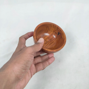 Cuencos de madera hechos a mano con cucharas de madera, hechos a medida en tamaños personalizados, ideales para tiendas de decoración del hogar y como regalo. - Product Image 1