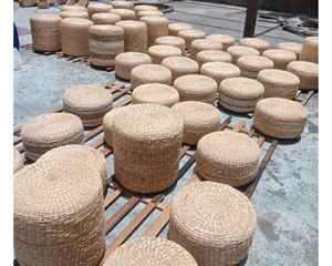 Cojín de jacinto de agua hecho a mano con acabado tradicional Cojín de jacinto de agua exportado en grandes lotes al por mayor - Product Image 3