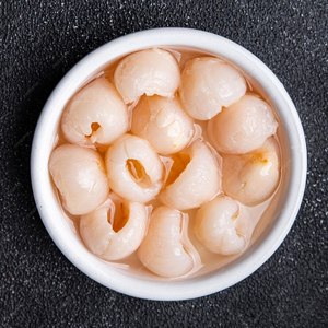 Lichi Fresco Enlatado de Vietnam, Tamaño 20oz, A10, Lichi Fresco Enlatado de Alta Calidad a Precio Competitivo - Product Image 1