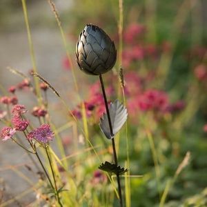 Piquets de jardin en métal à motifs floraux, parfaits pour guider l'aménagement du jardin avec des motifs floraux disposés sur les espaces de vie extérieurs - Product Image 2