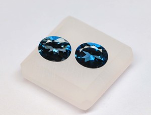 พลอยบุษราคัมสีฟ้าธรรมชาติลอนดอนสีน้ำเงินเข้มอัญมณีบุษราคัมรูปไข่คู่ทรงหลวมเหลี่ยมเพชรพลอยหินสีฟ้าลอนดอนของขวัญสำหรับเธอ - Product Image 5