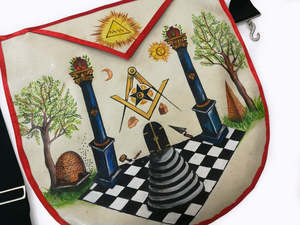 Delantal Masonic Grand Lodge Past Master bordado a mano dorado y plateado con cinturón ajustable juego de aperitivos y respaldo con bolsillo - Product Image 2