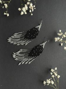 Boucles d'oreilles à breloques en perles de style classique de haute qualité Accessoires à franges longues faits à la main pour femmes à bas prix - Product Image 3